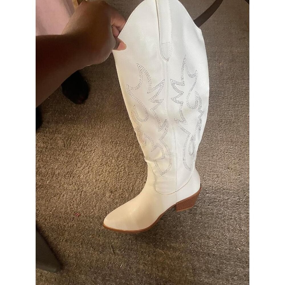 Women White Polyurethane Embroidered Chunky Heel Knee High Western Boot